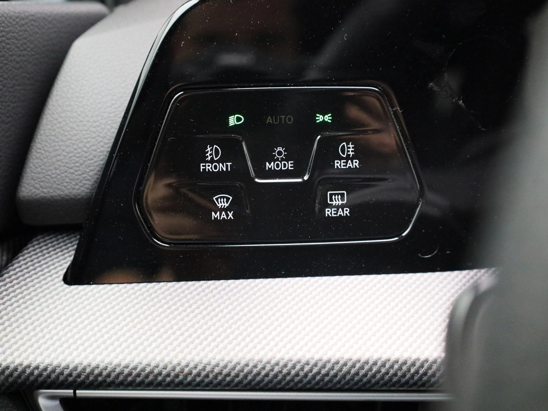 Volkswagen-Golf-image-20