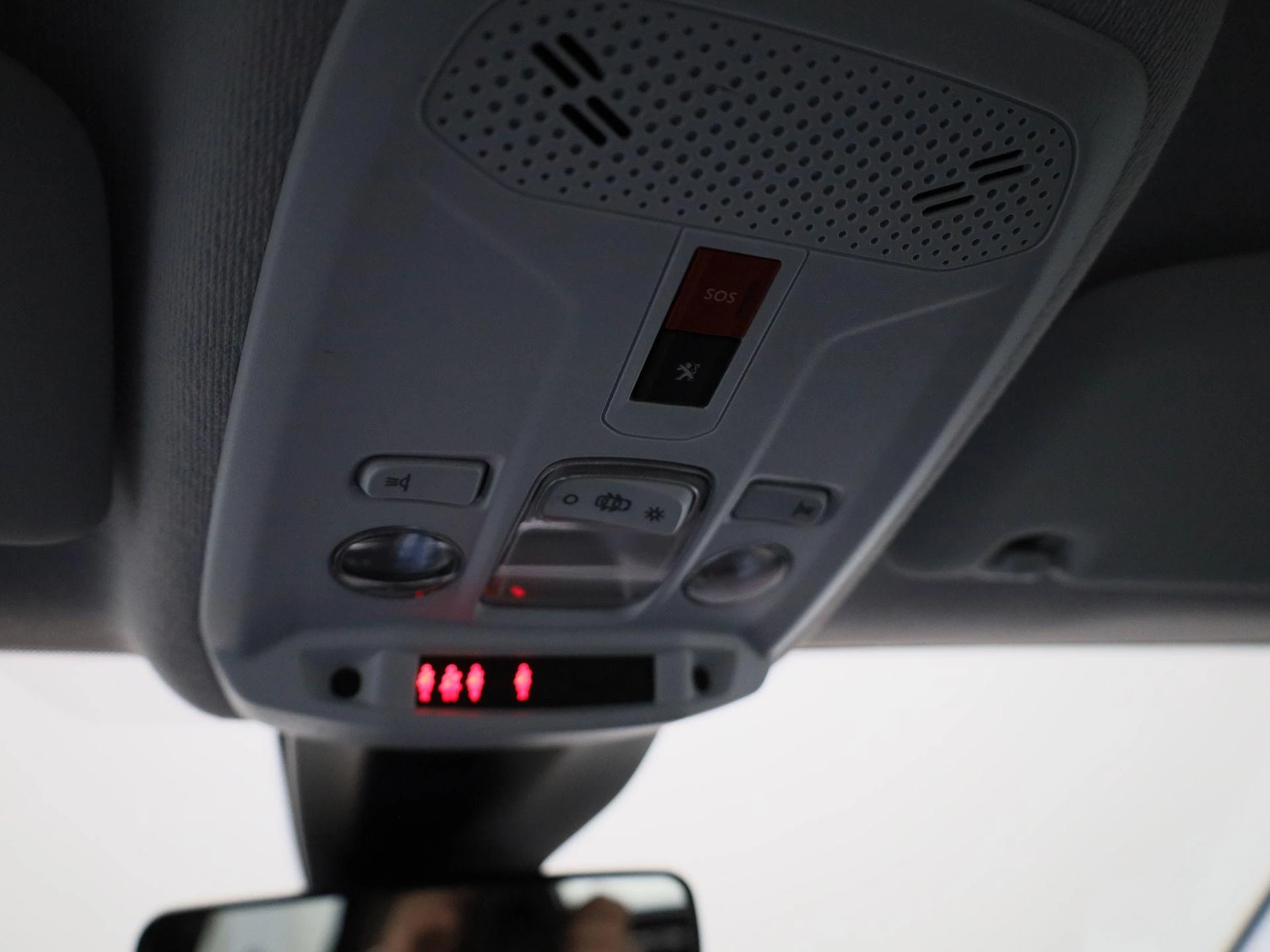 Peugeot-208-image-18