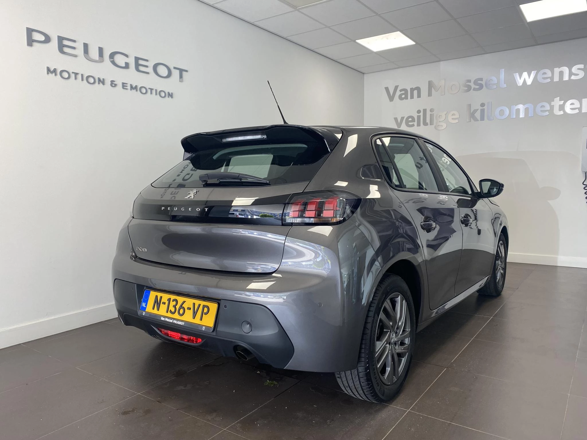 Peugeot-208-image-6
