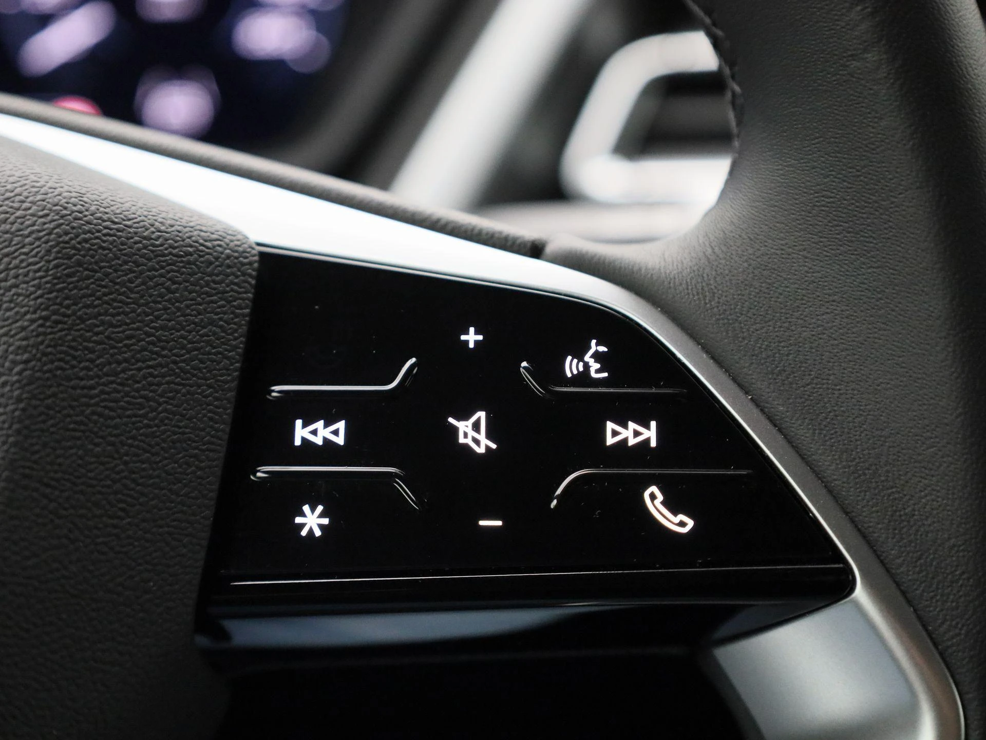 Audi-Q4 e-tron-image-22