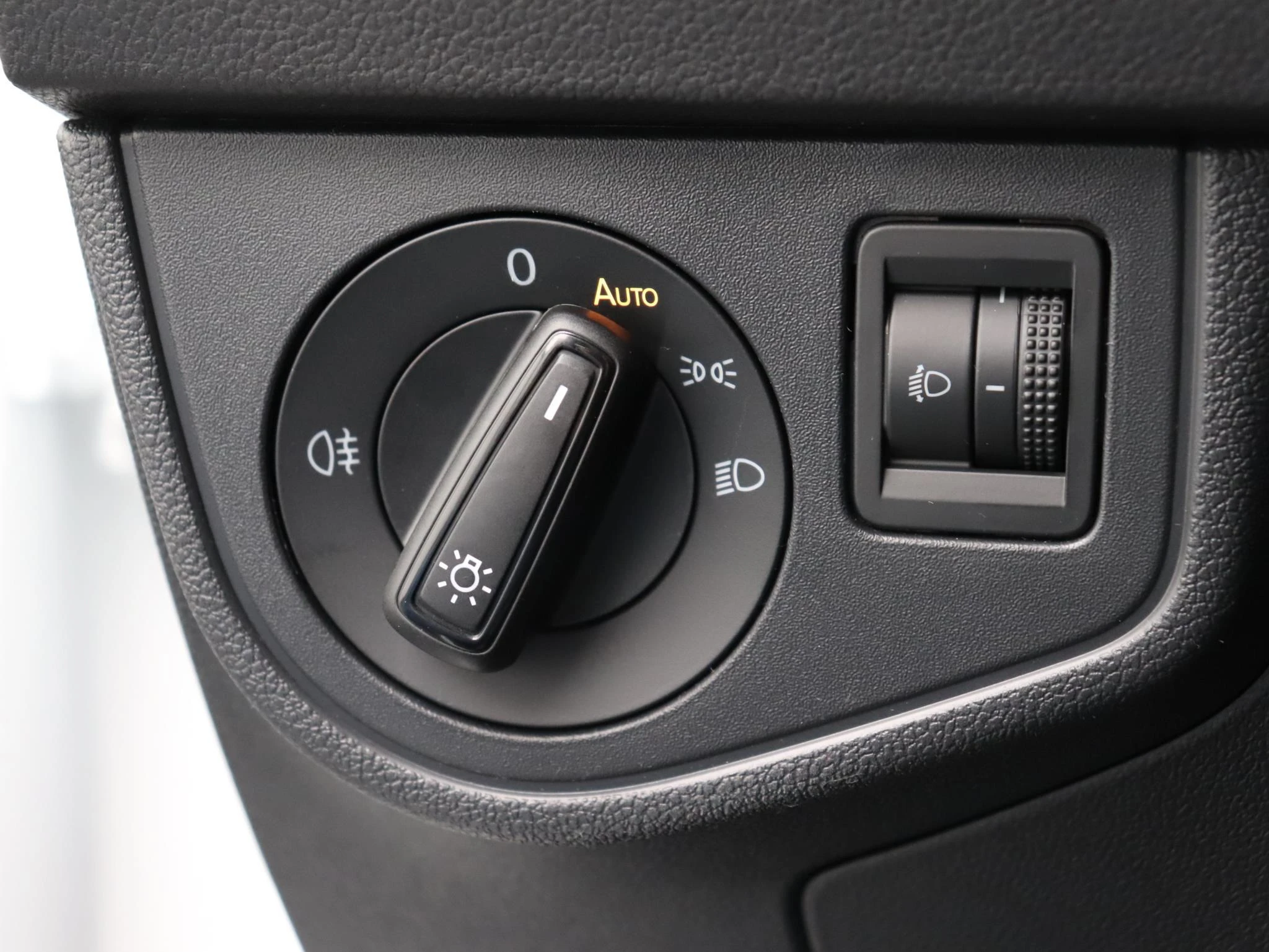 Volkswagen-Polo-image-21