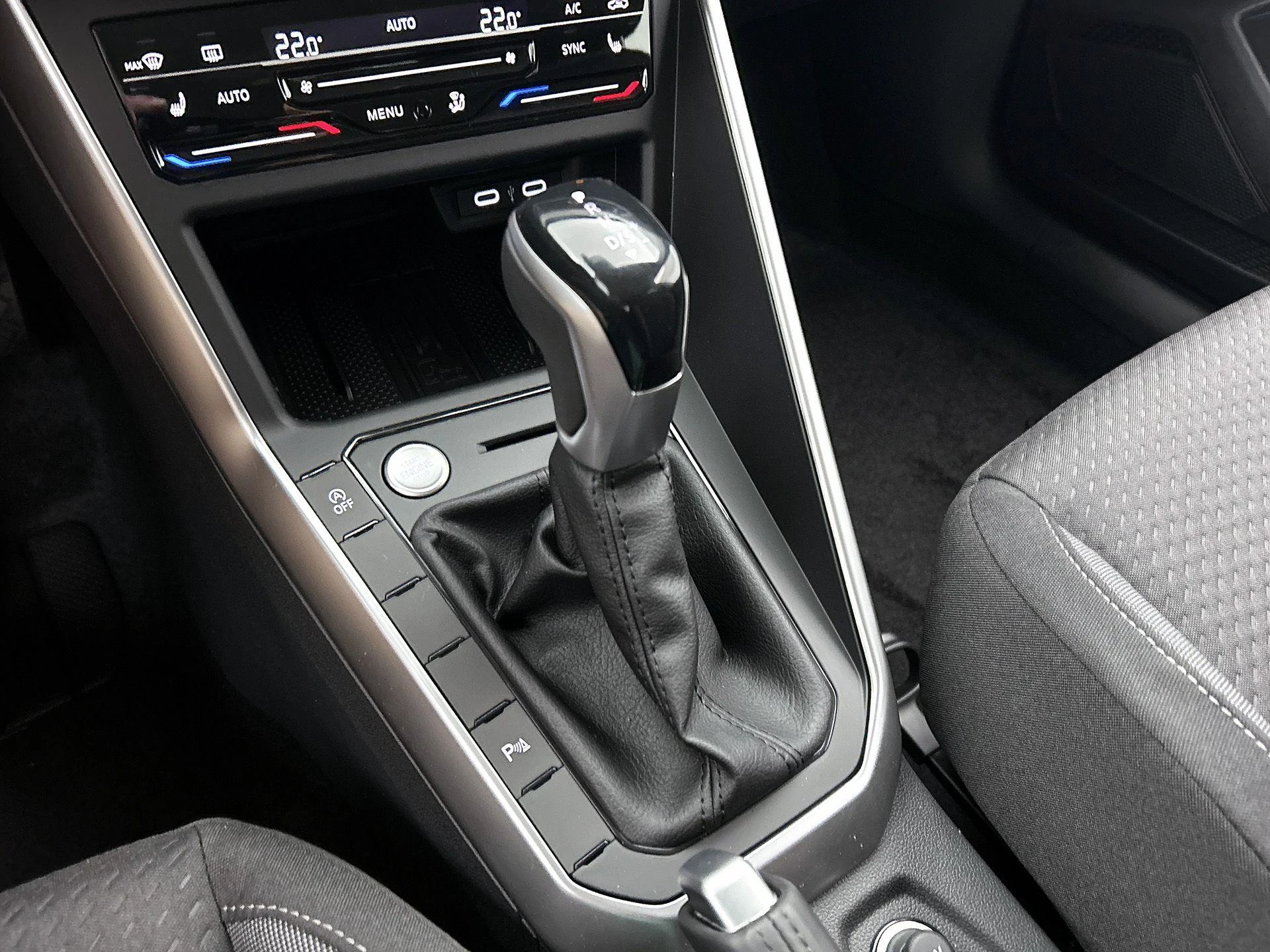 Volkswagen-Polo-image-29