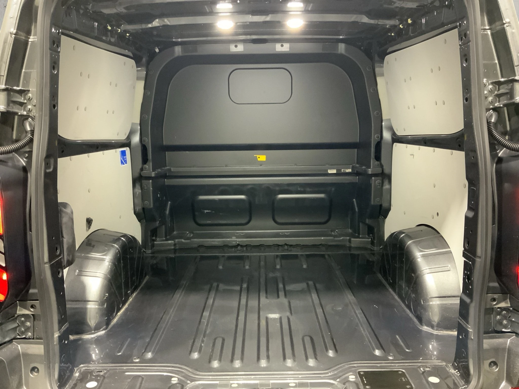 Ford-Transit Custom-image-15