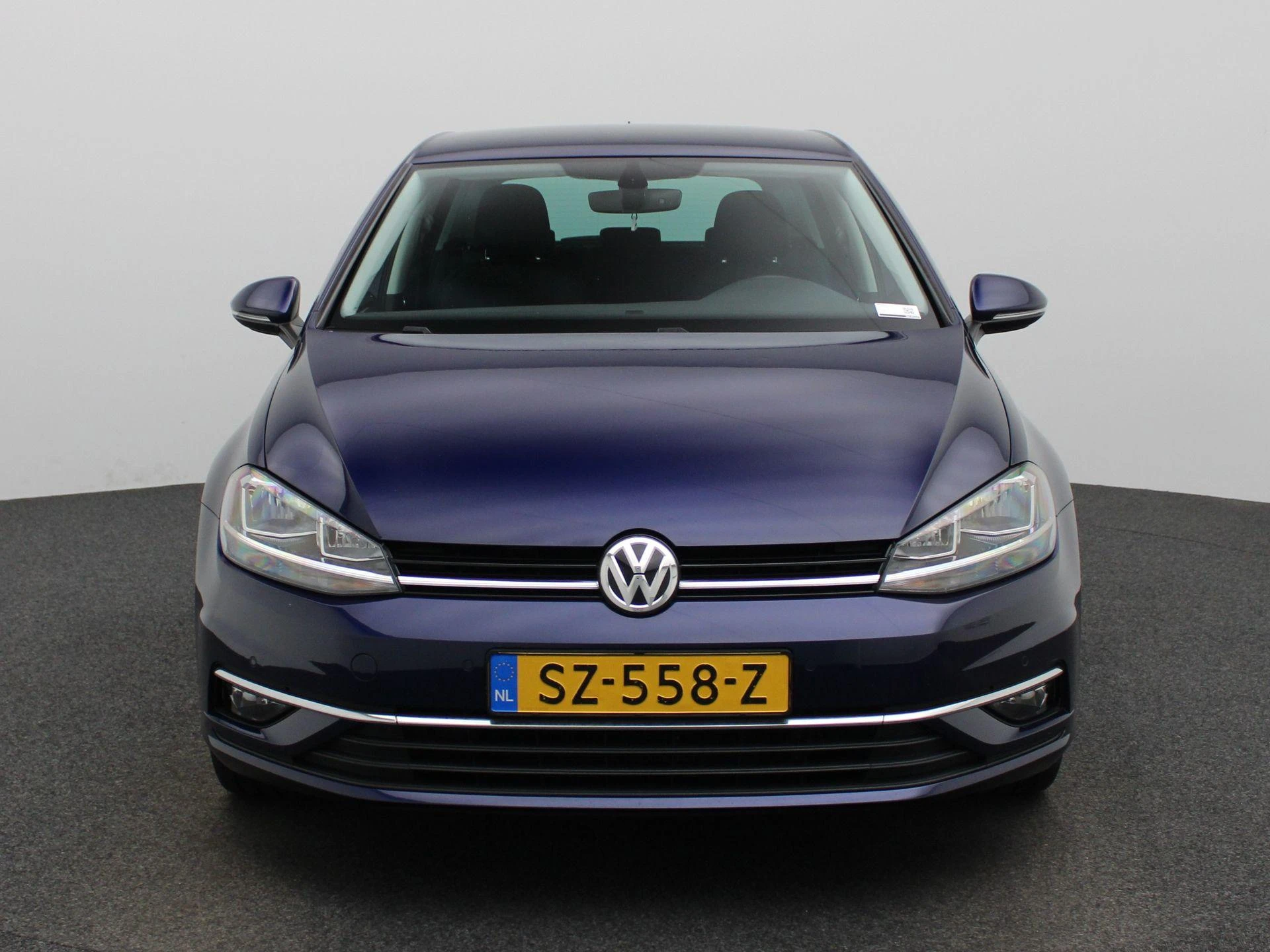 Volkswagen-Golf-image-2