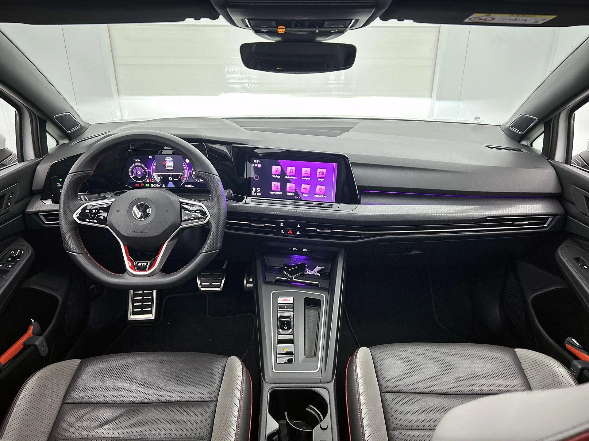 Volkswagen-Golf-image-18