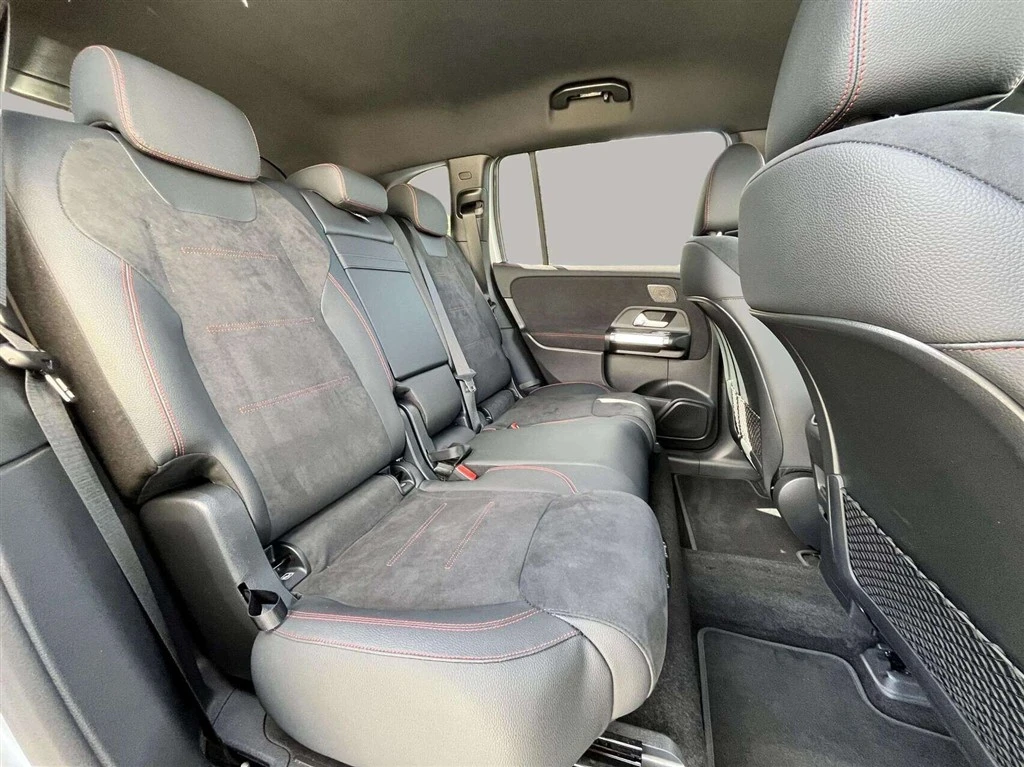 Mercedes-Benz-EQB-image-20