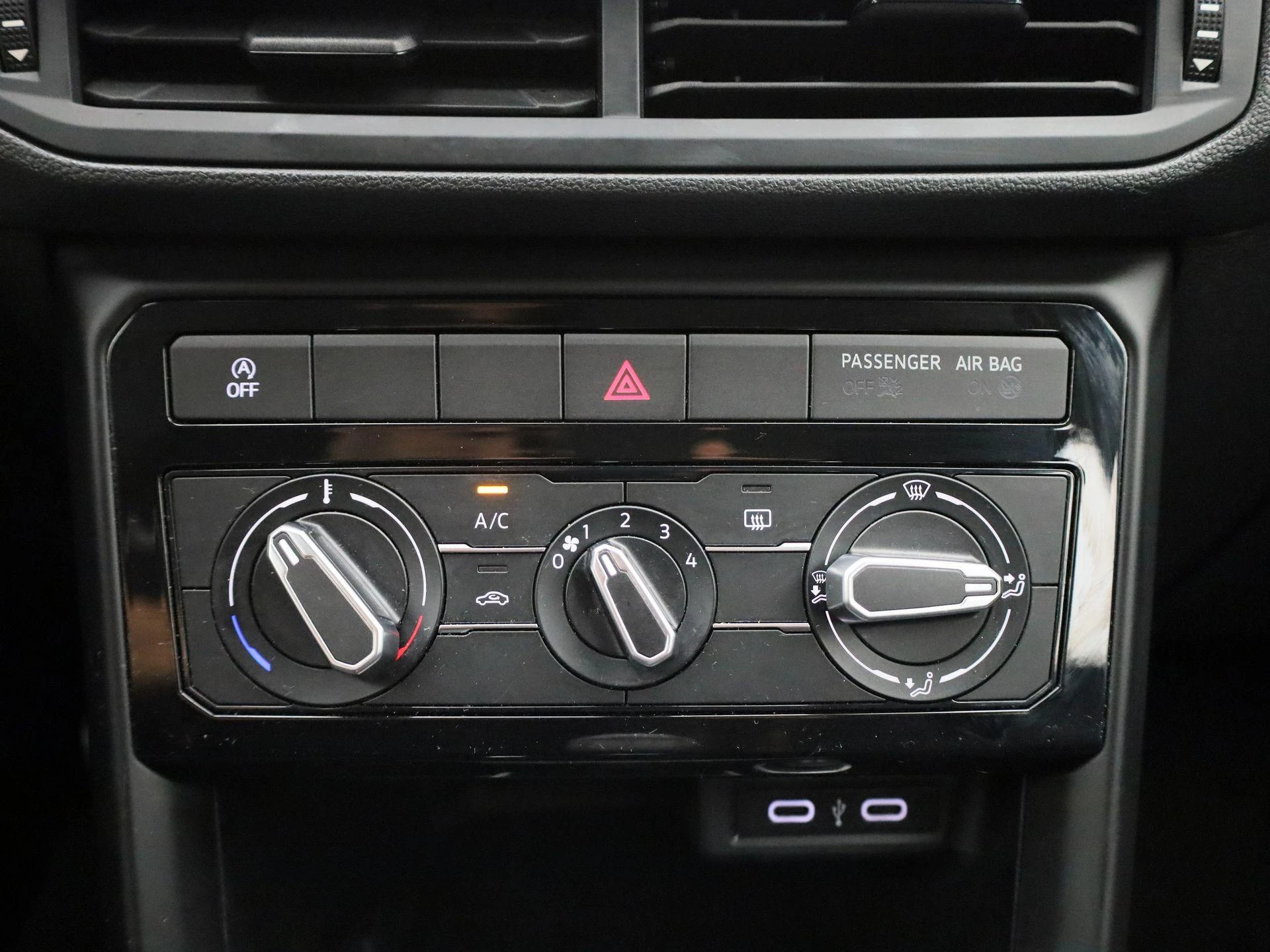 Volkswagen-T-Cross-image-16