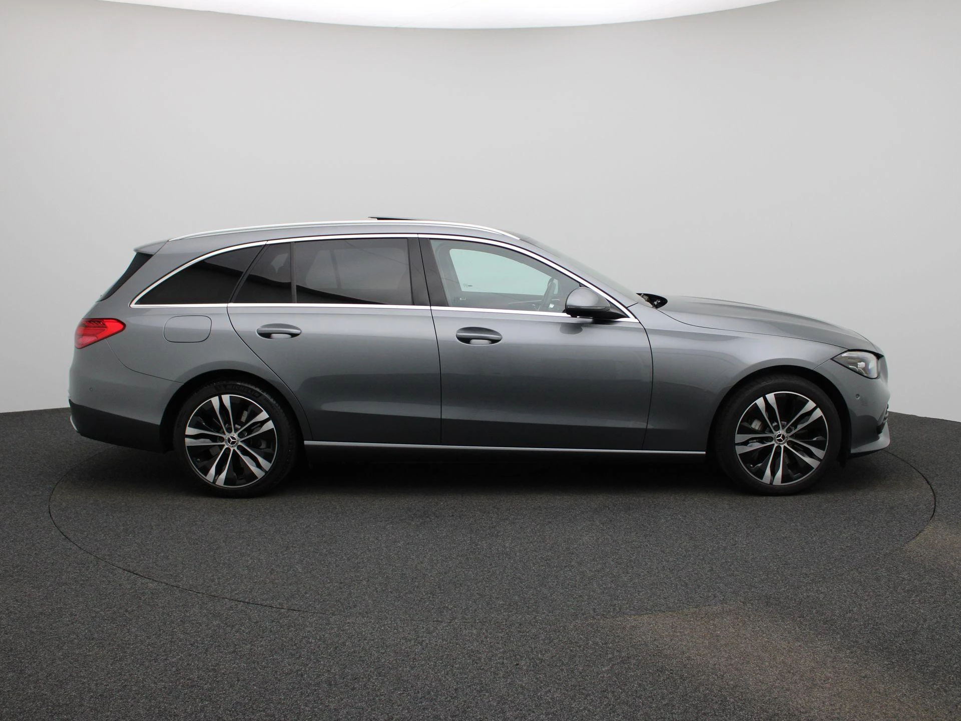 Mercedes-Benz-C-Klasse-image-6