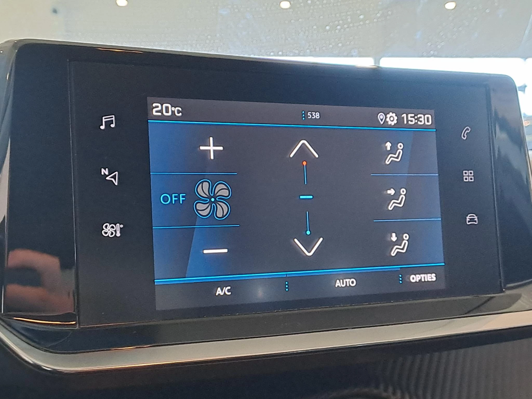 Peugeot-208-image-11