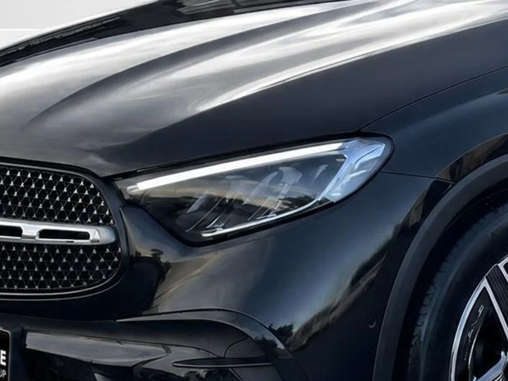 Mercedes-Benz-GLC 300 d-image-4