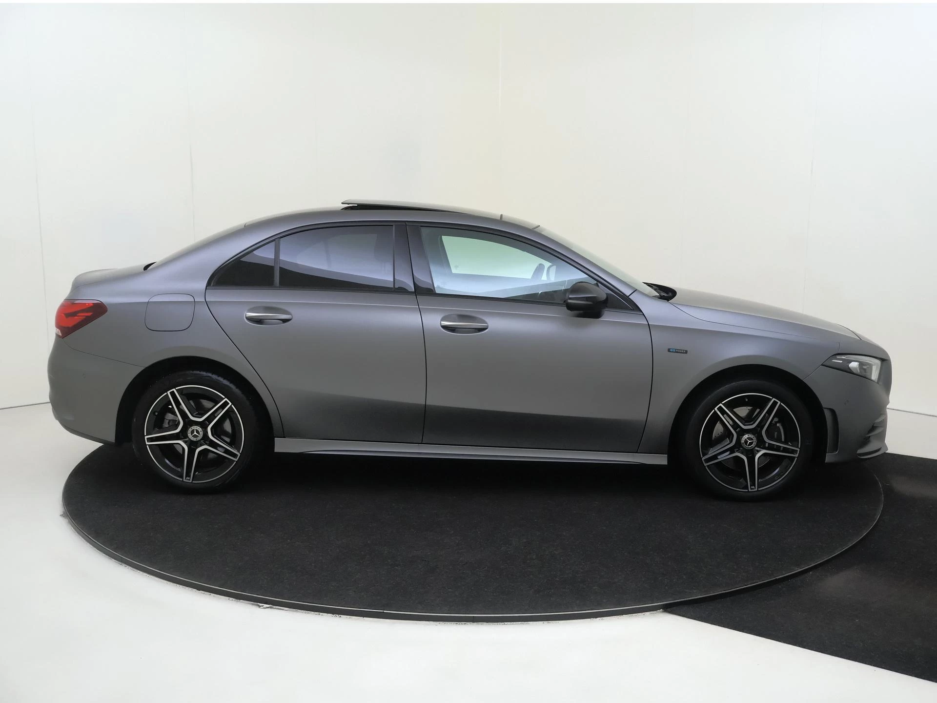 Mercedes-Benz-A-Klasse-image-9