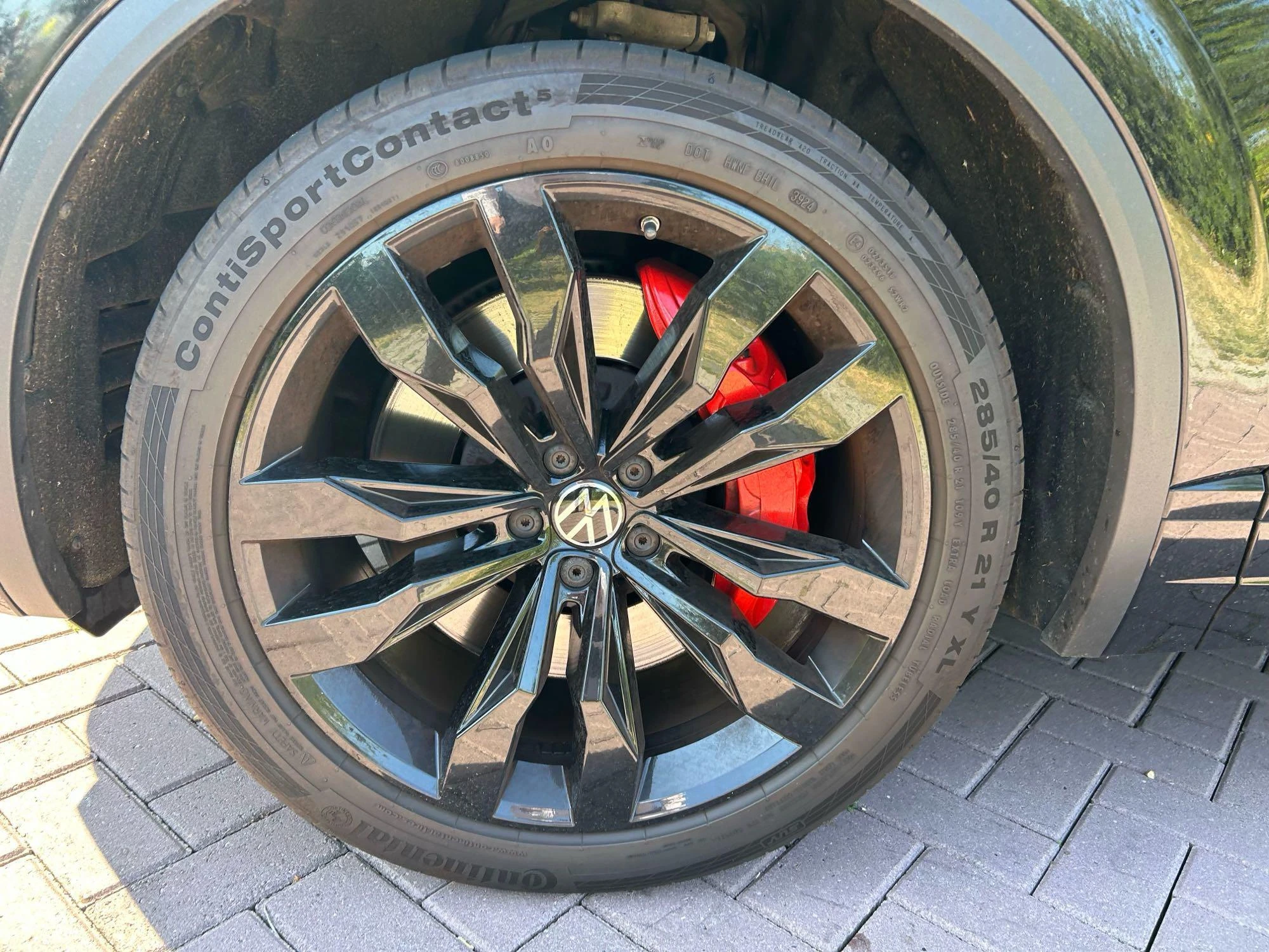 Volkswagen-Touareg-image-1