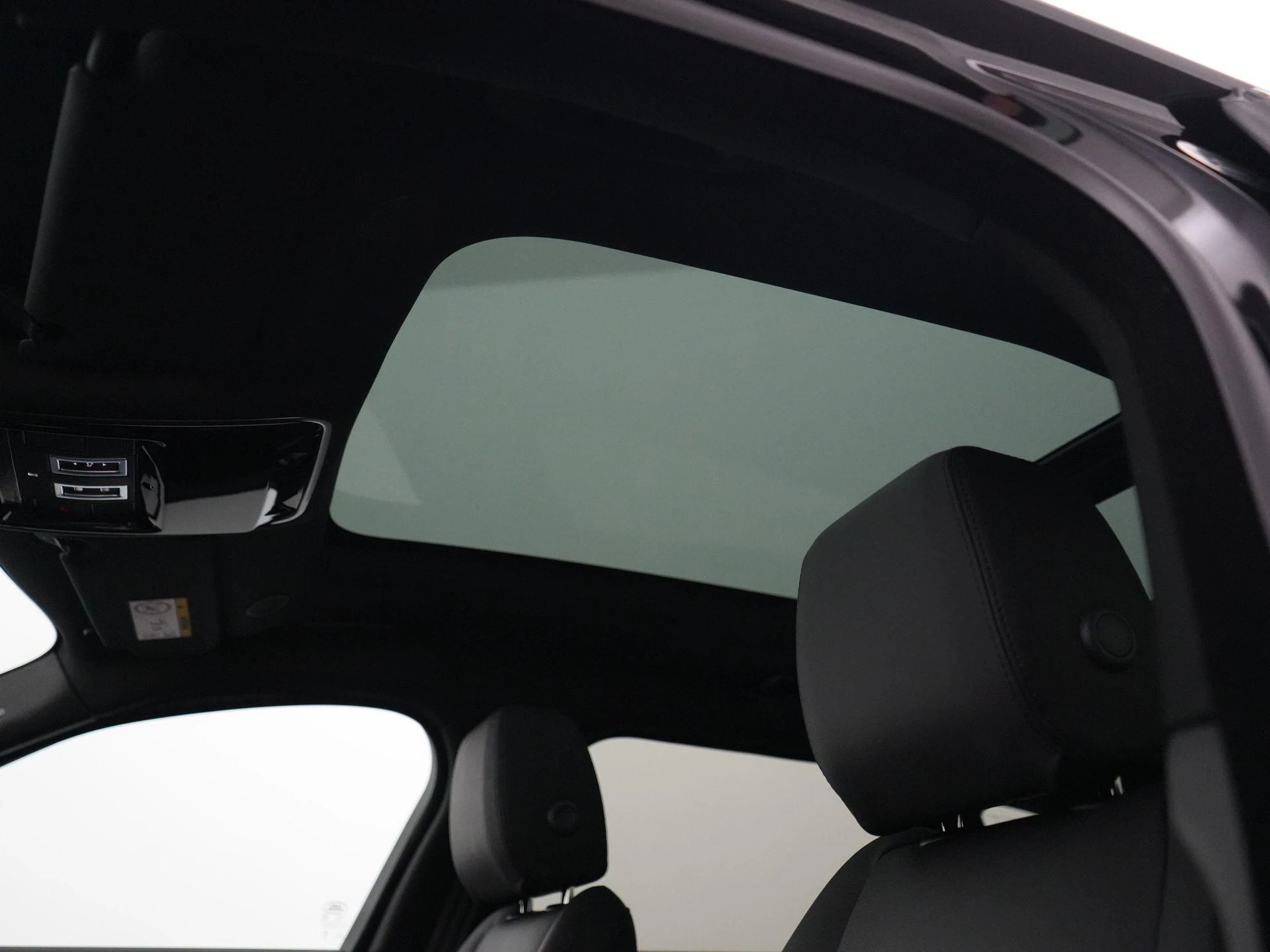 Land Rover-Range Rover Velar-image-38