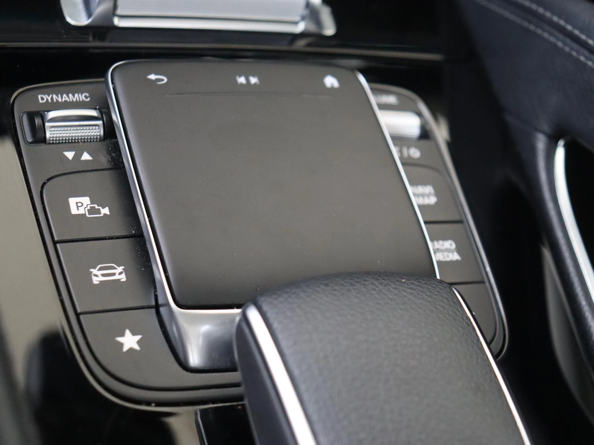 Mercedes-Benz-GLE-image-20