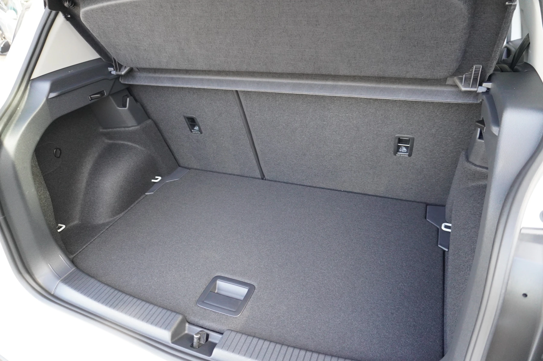 Volkswagen-T-Cross-image-11