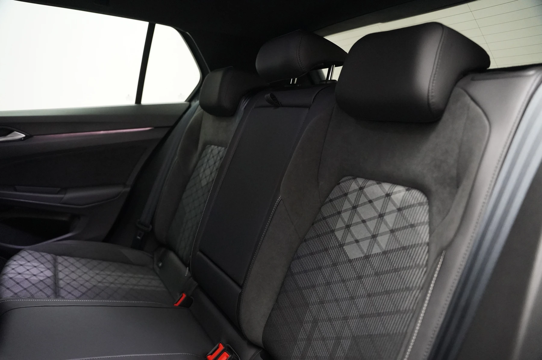 Volkswagen-Golf-image-10