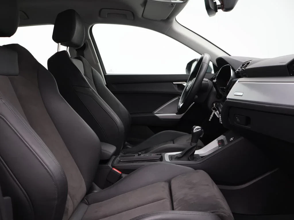Audi Q3 Audi Q3 Business Edition 35TDI 150PK *AUTOMAAT*CAMERA*SPORTZETELS*ALCANTARA*PDC*NAVI*DIGITAL DASHBOARD*...