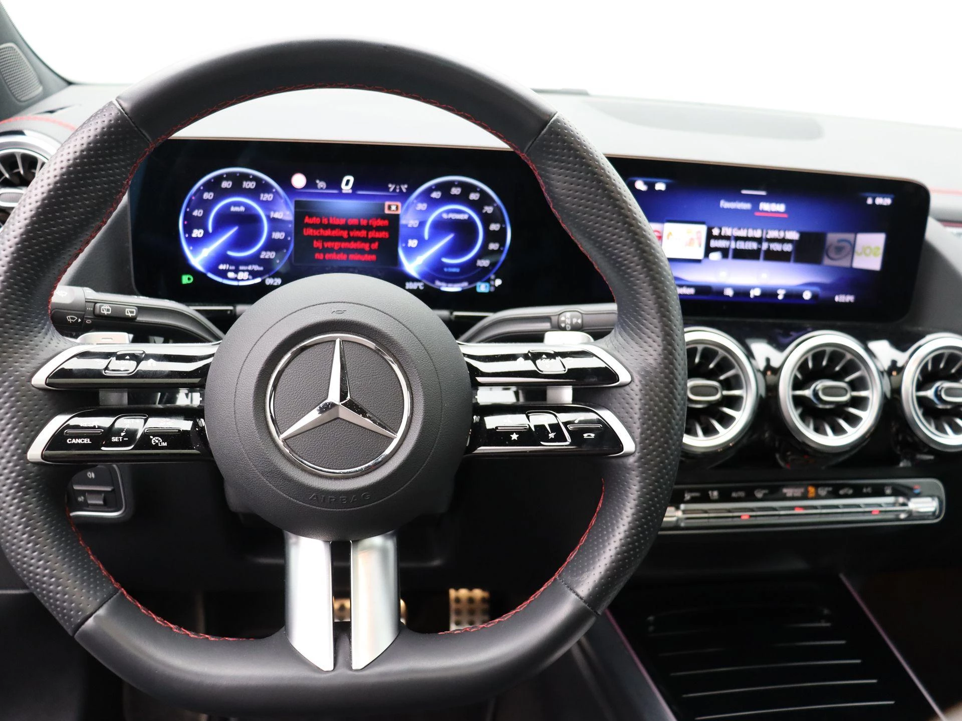 Mercedes-Benz-EQA-image-11