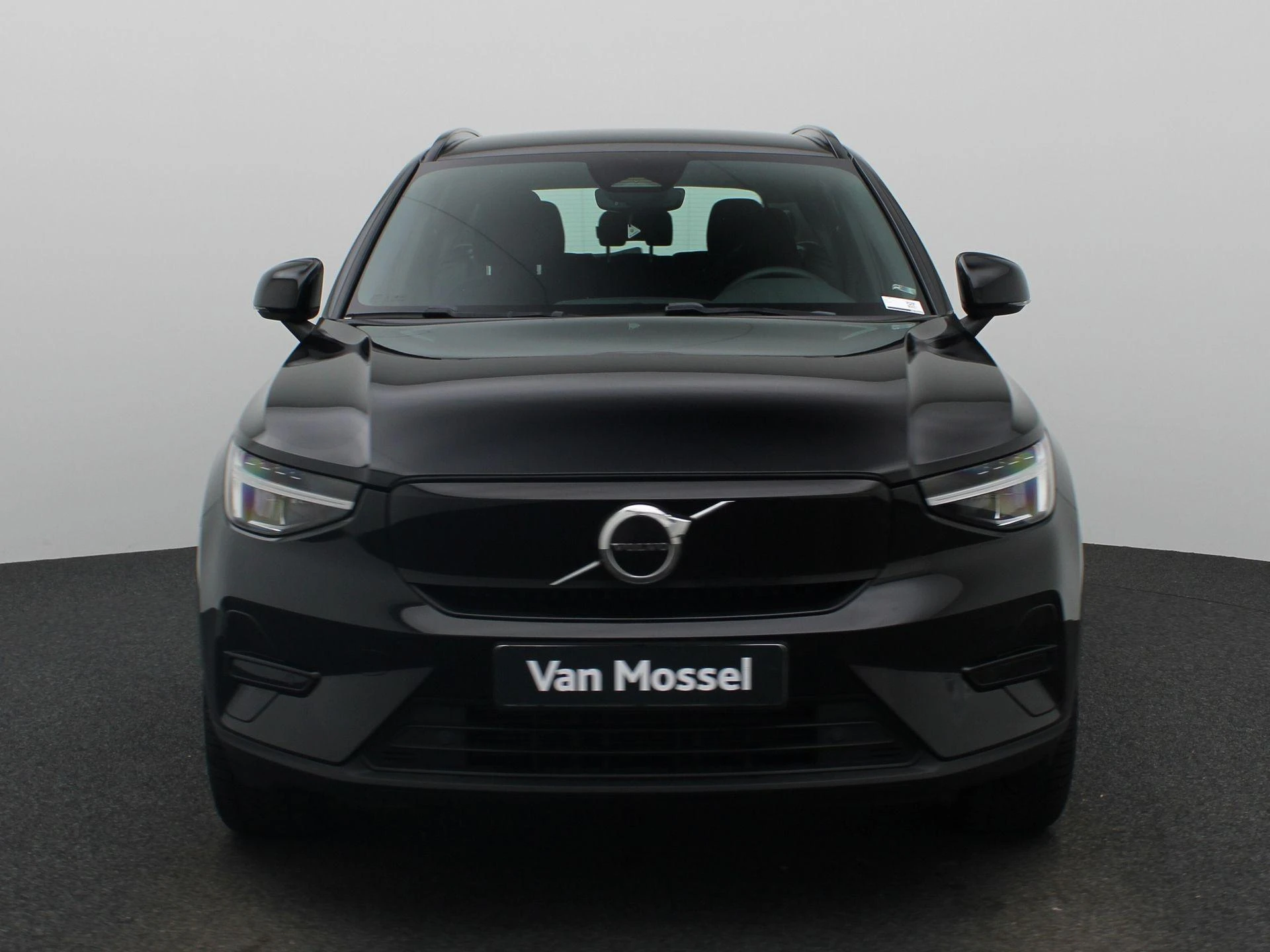 Volvo-XC40-image-2