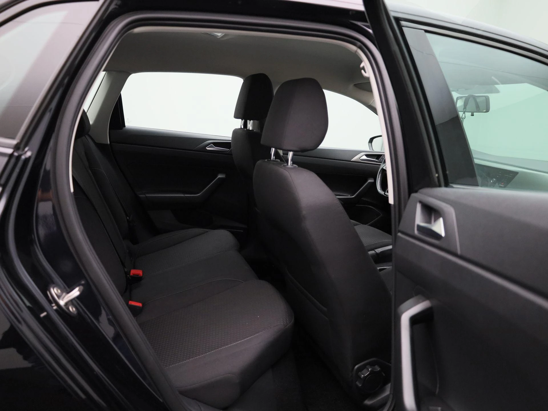 Volkswagen-Polo-image-31