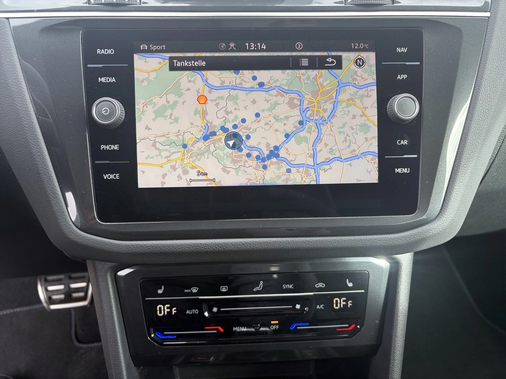 Volkswagen-Tiguan-image-2