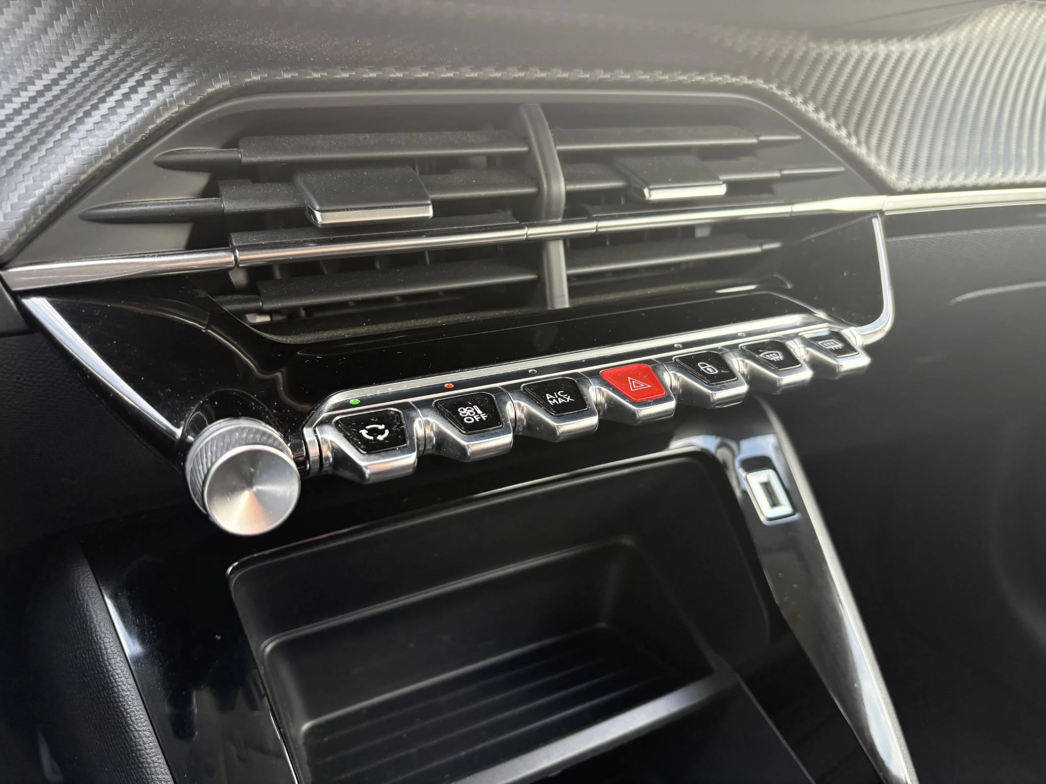 Peugeot-208-image-15