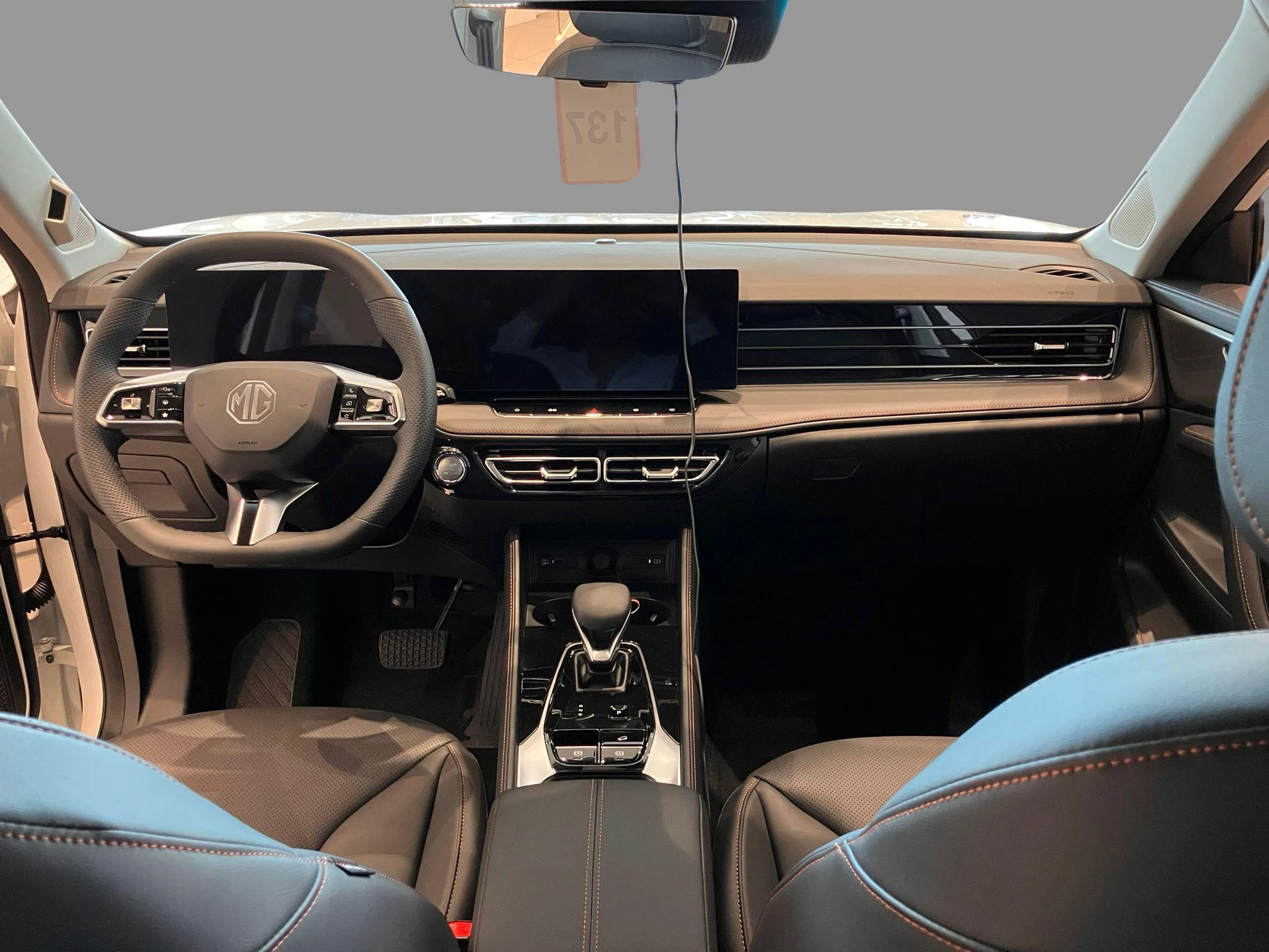 MG EHS 1.5T Luxury
