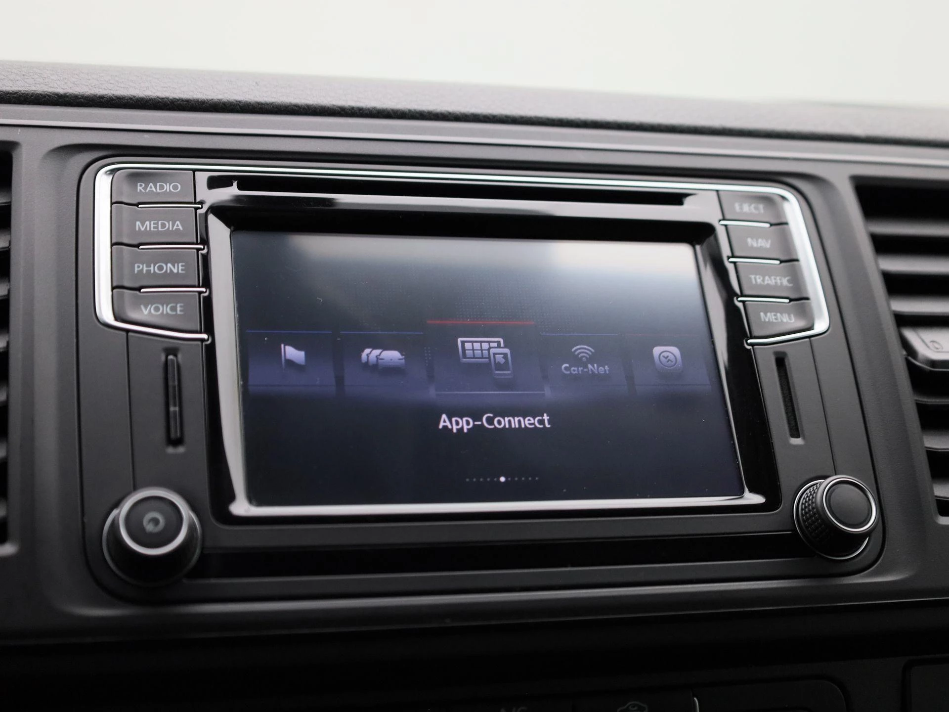 Volkswagen-Transporter-image-27