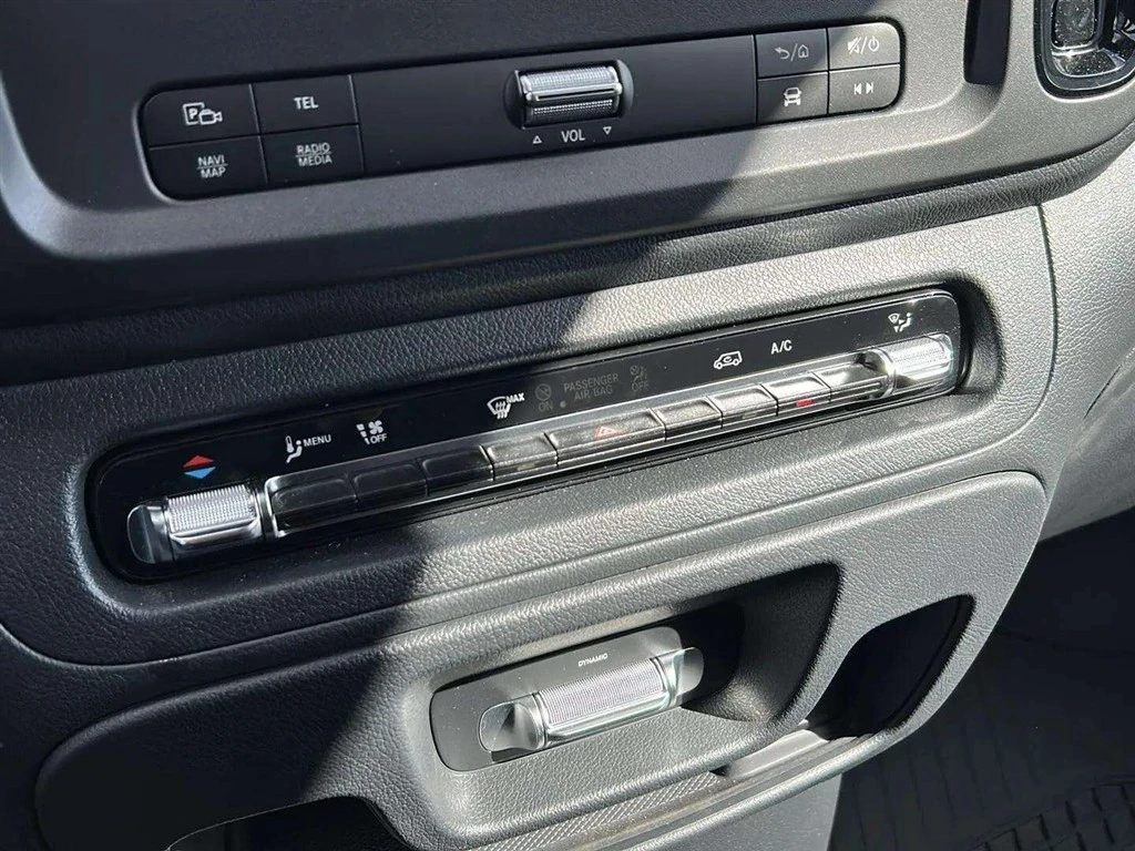 Mercedes-Benz-Vito-image-17