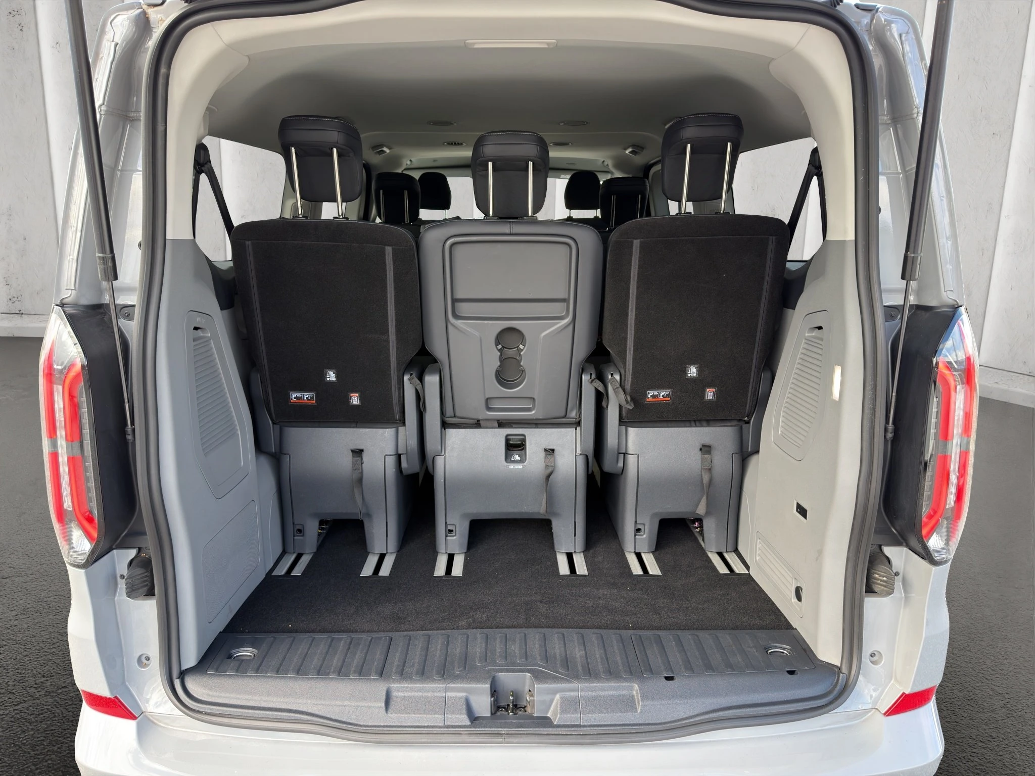 Ford-Tourneo Custom-image-17