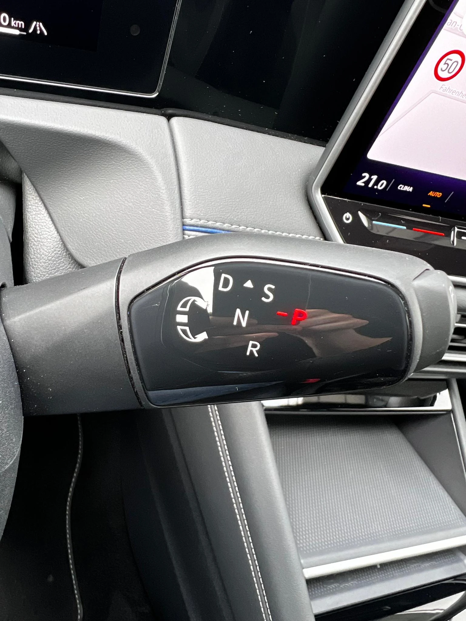 Volkswagen-Tiguan-image-40