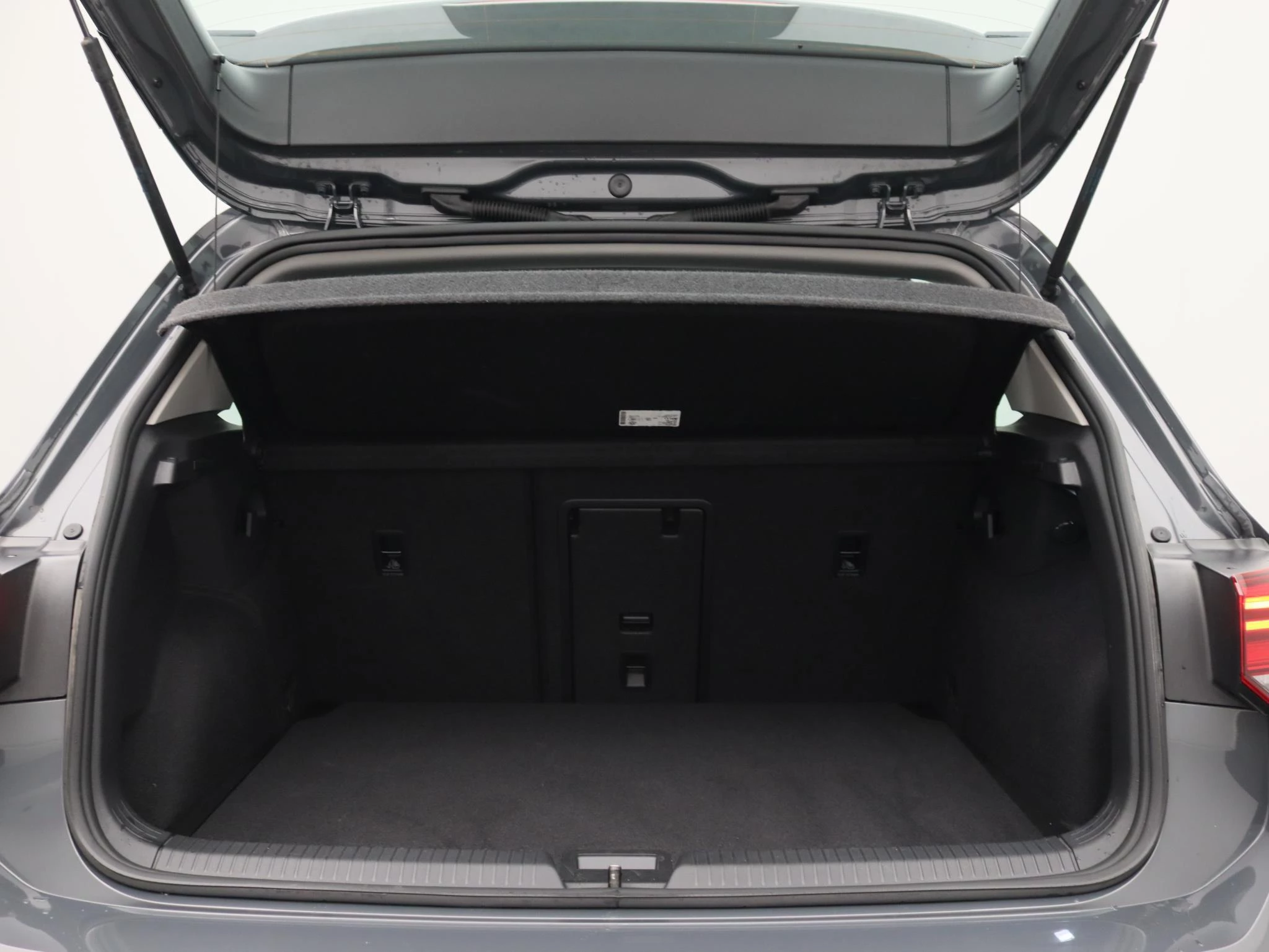 Volkswagen-Golf-image-11