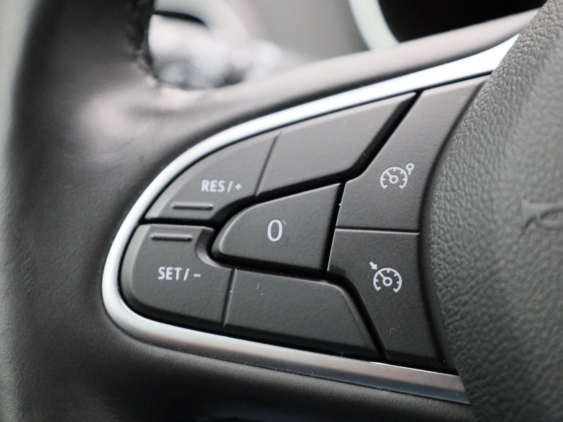 Renault-Mégane Estate-image-17