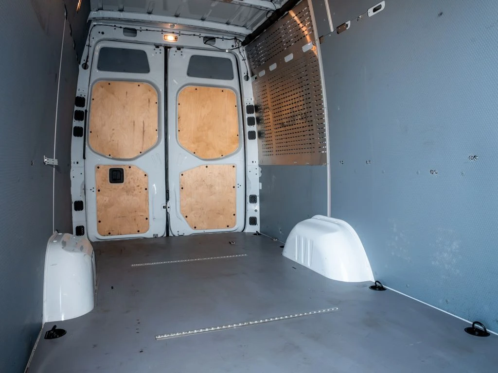 Mercedes-Benz-Sprinter 317-image-12