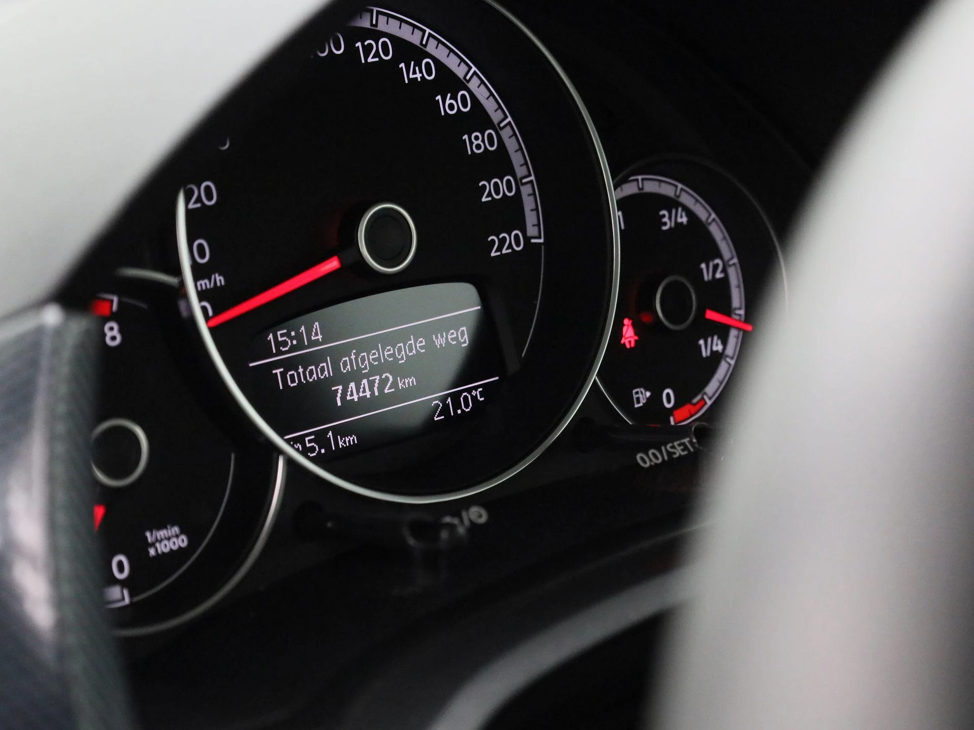 Volkswagen-up!-image-7