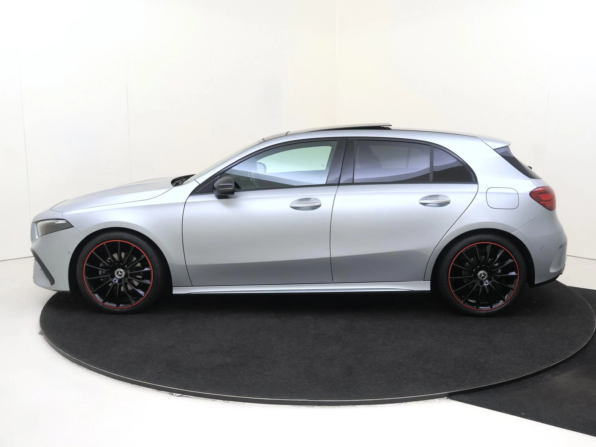 Mercedes-Benz-A-Klasse-image-7