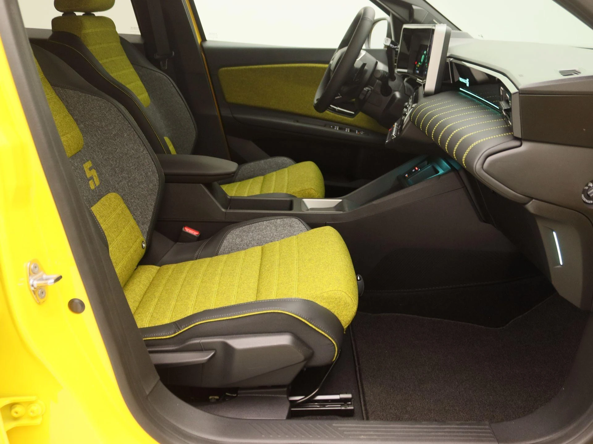 Renault-5-image-22