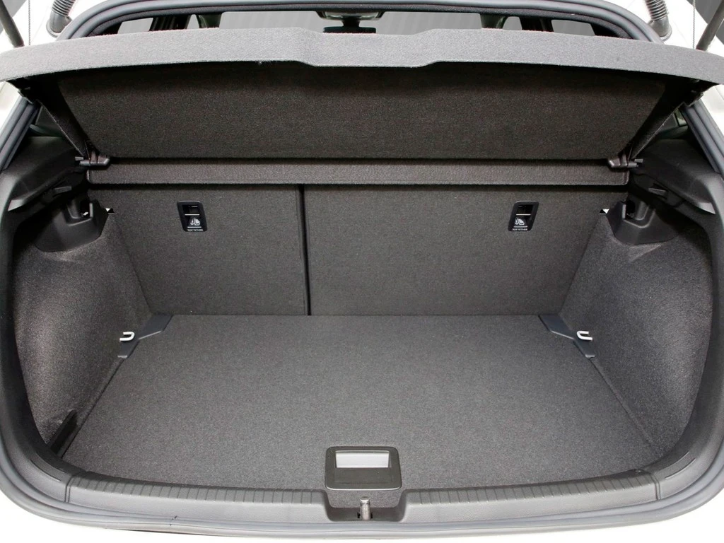 Volkswagen-Polo-image-5