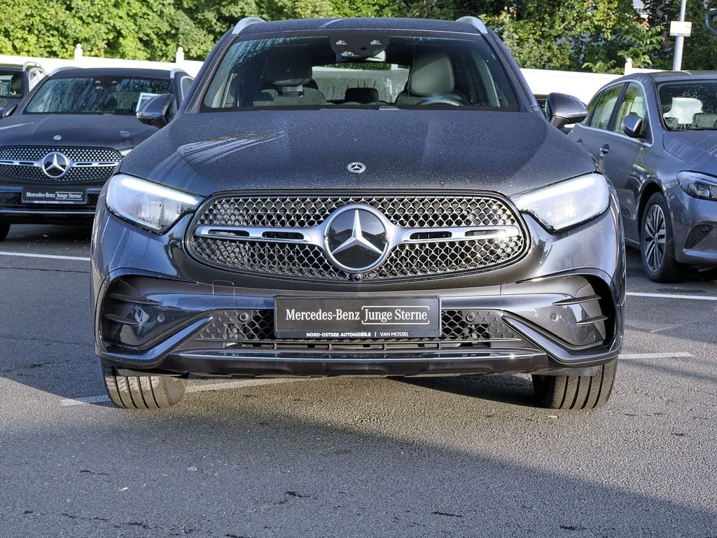 Mercedes-Benz-GLC 300 d-image-3