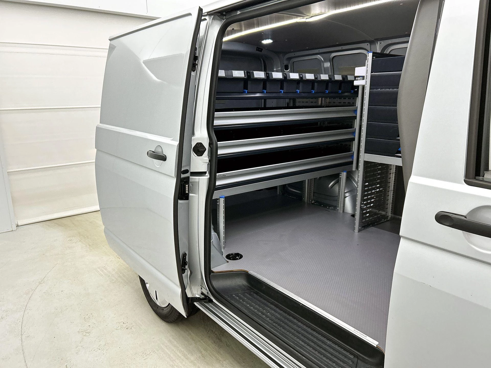 Volkswagen Transporter 2.0 TDI L1H1 Comfortline 150PK