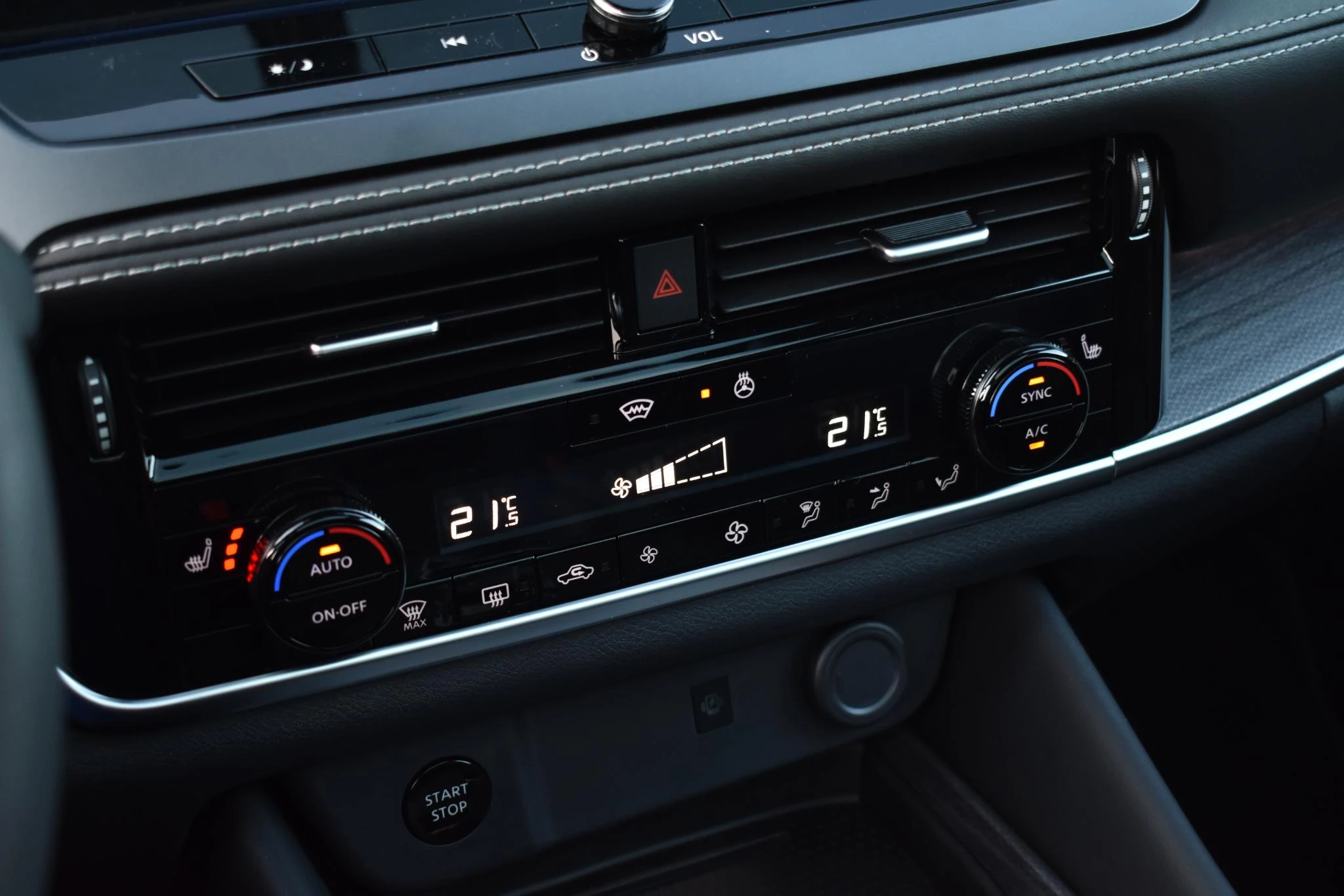 Nissan-QASHQAI-image-27