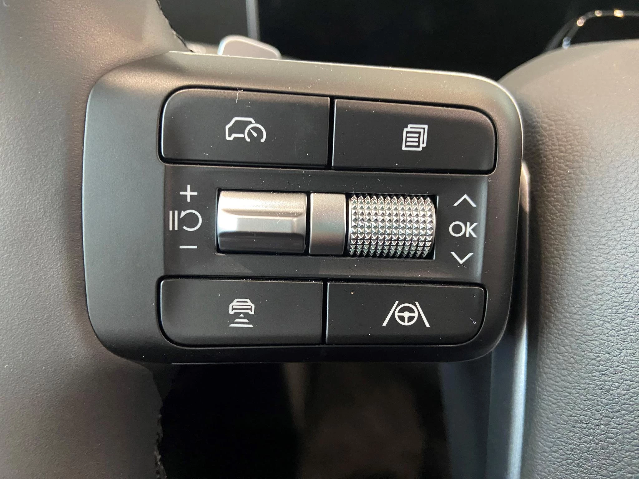 Hyundai Santa Fe Luxury Dual Sunroof