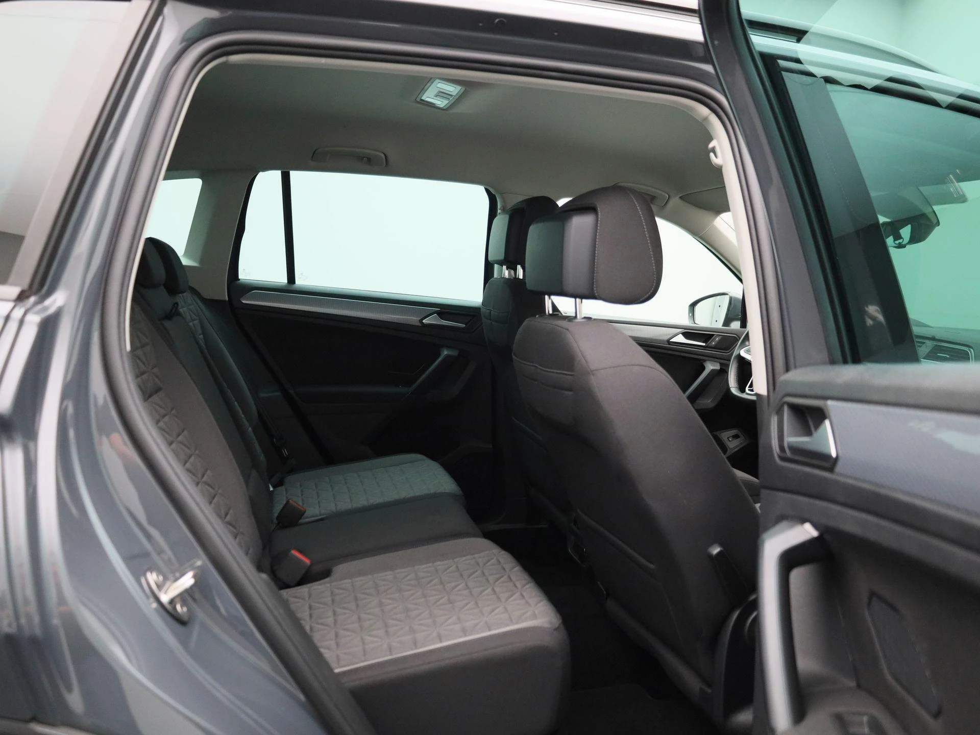 Volkswagen-Tiguan-image-38