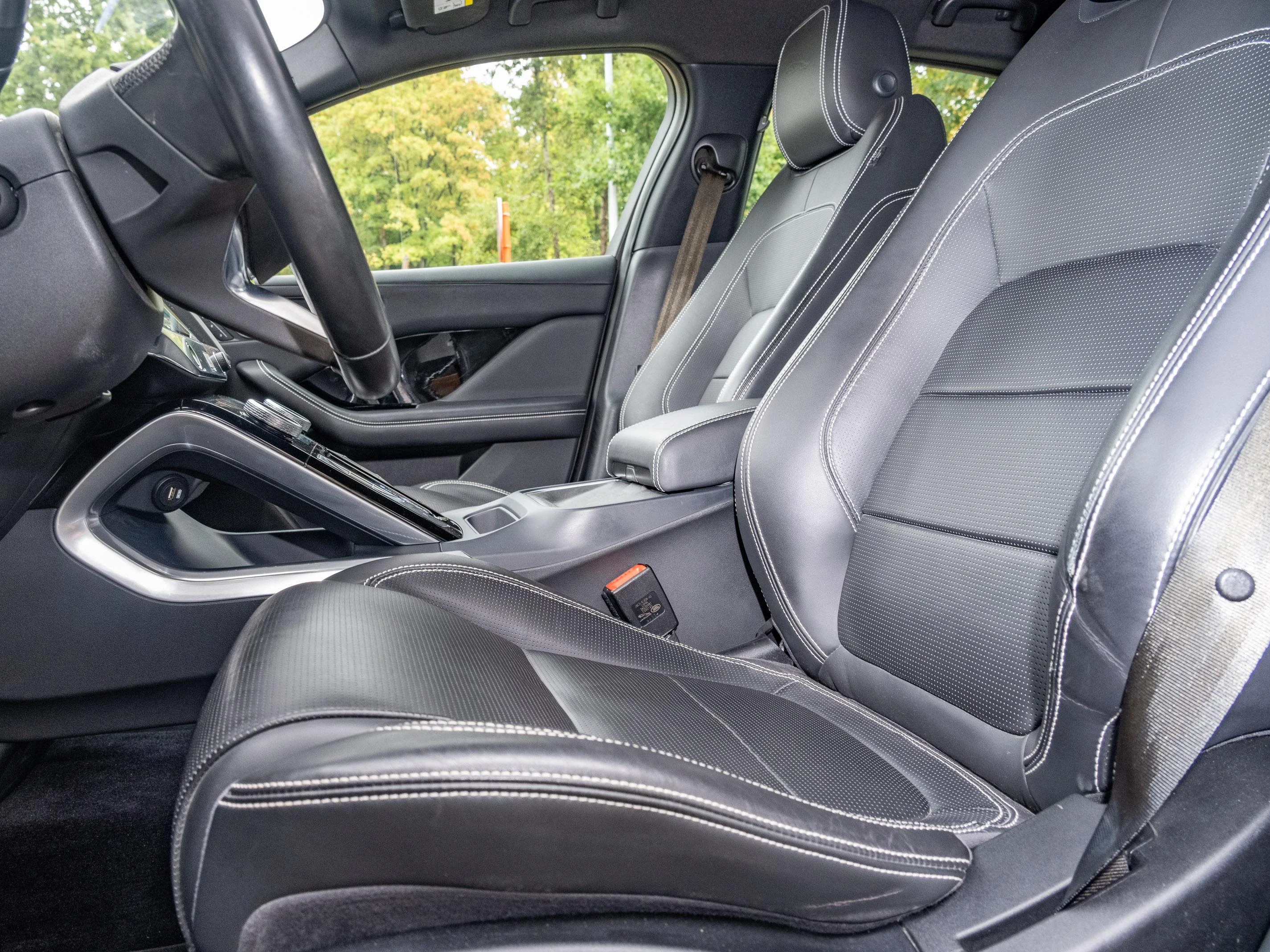 Jaguar-I-PACE-image-12