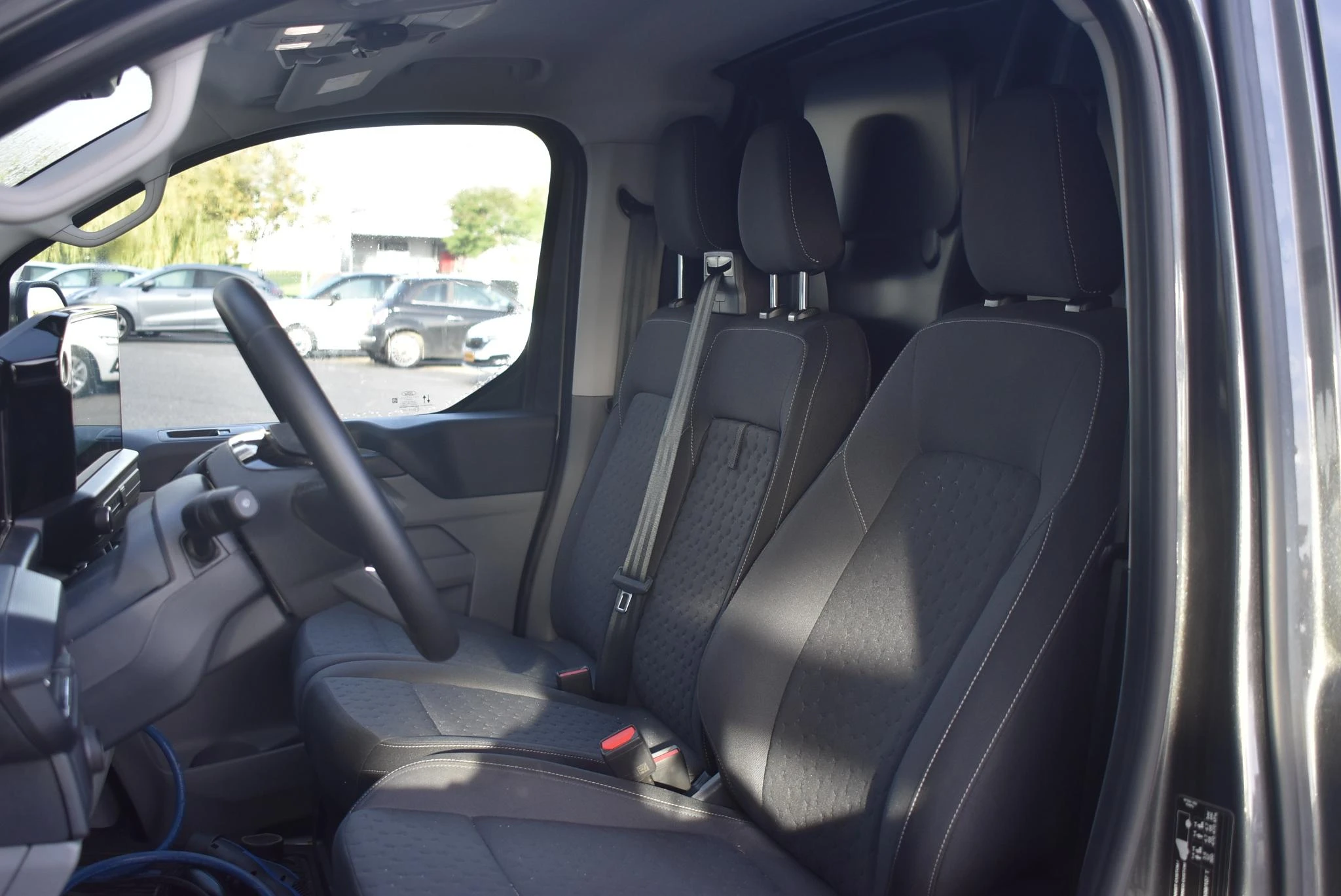 Ford-E-Transit Custom-image-33