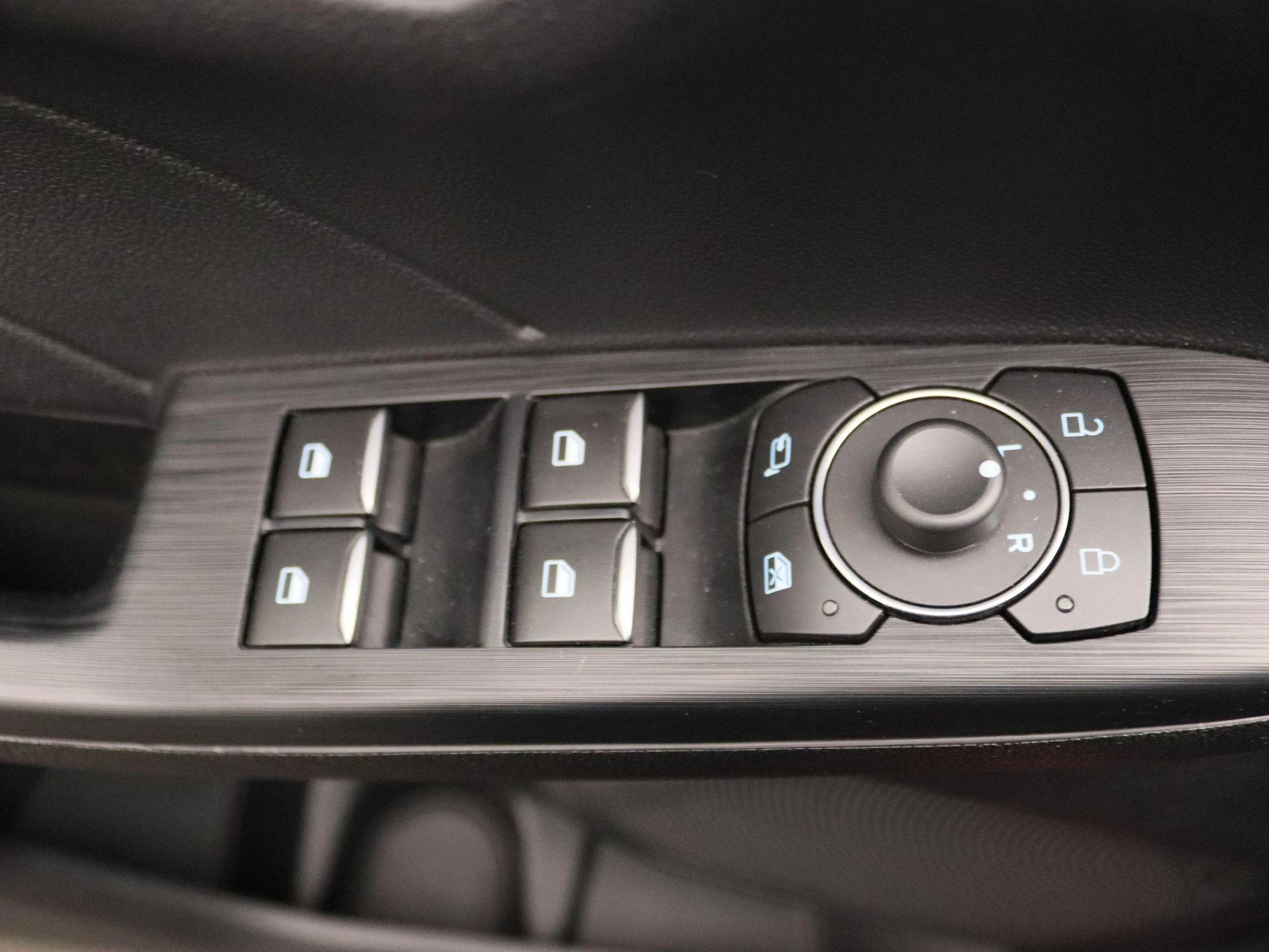 Ford-Kuga-image-23