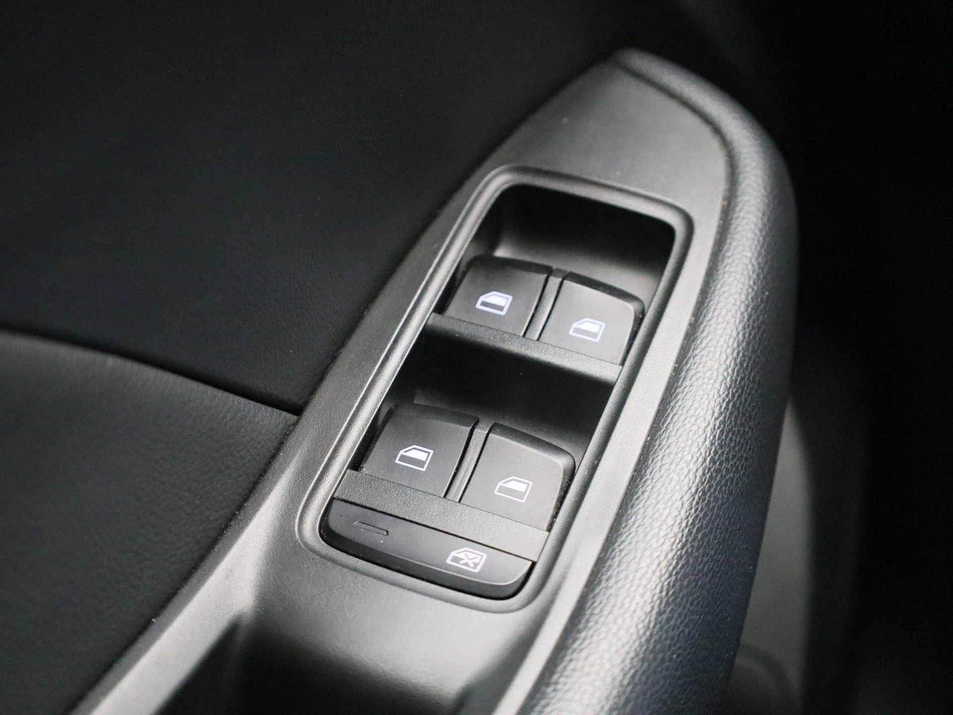 MG-ZS EV-image-28