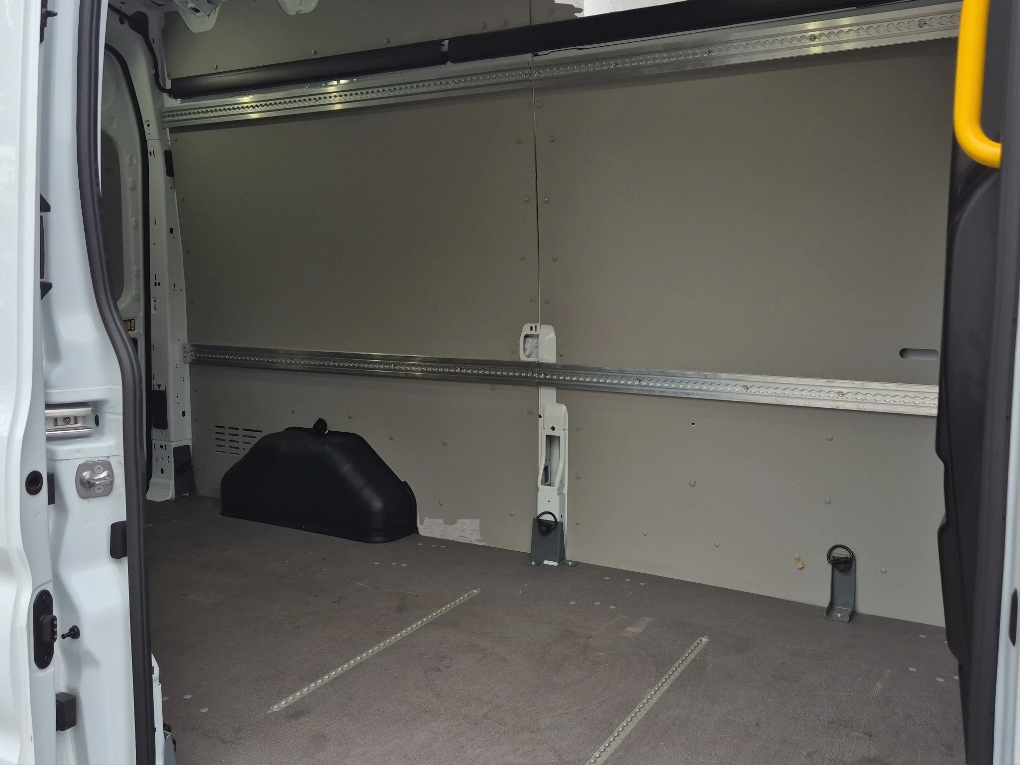 Ford-Transit-image-10