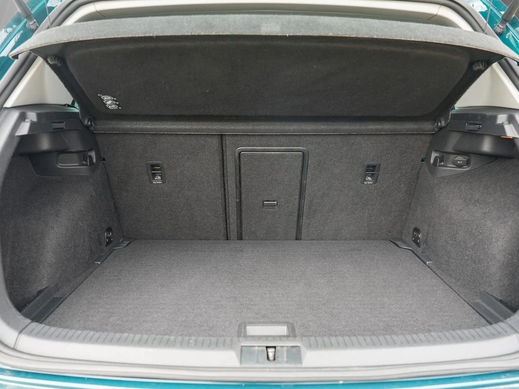 Volkswagen-Golf-image-5