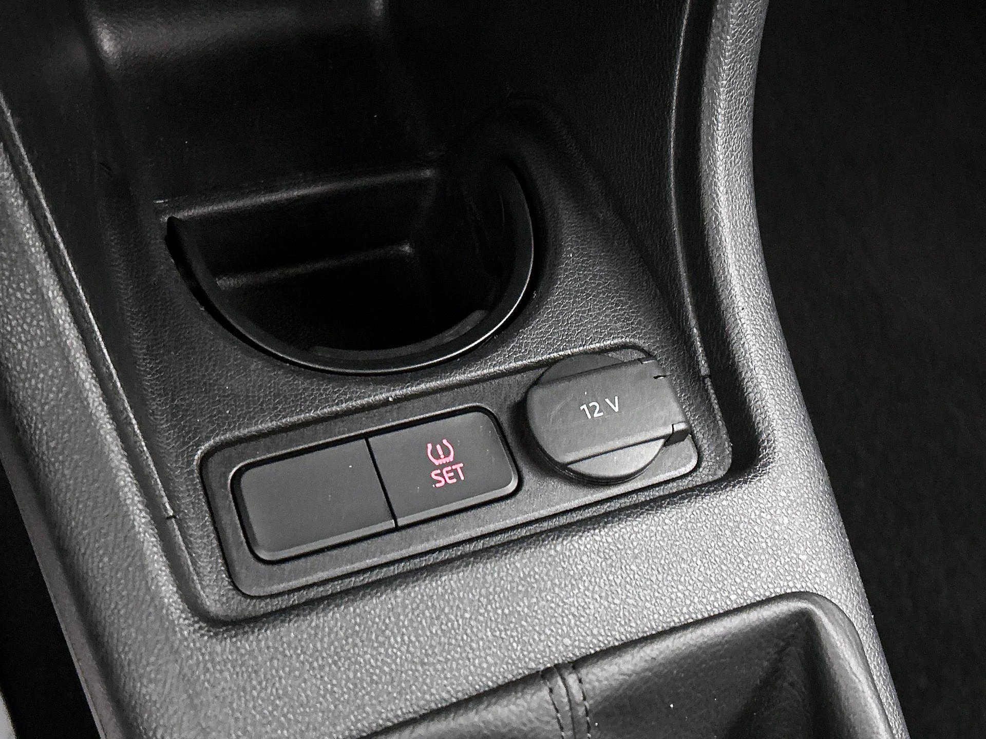 Volkswagen-up!-image-21